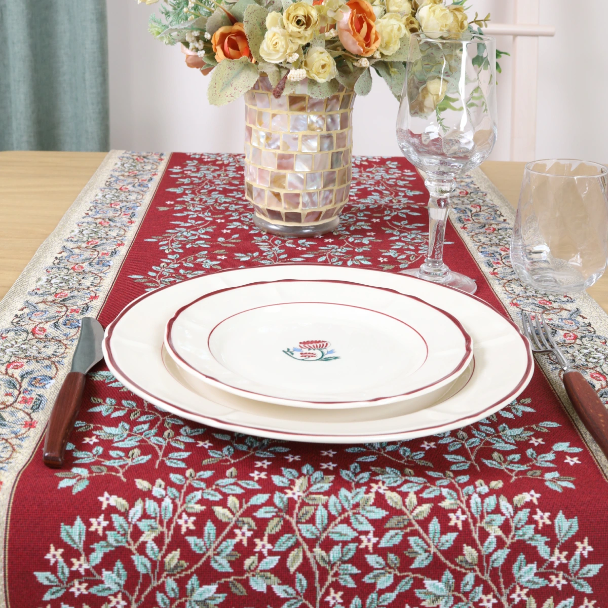 Stalo takelis - Baroko gėlės (bordo)