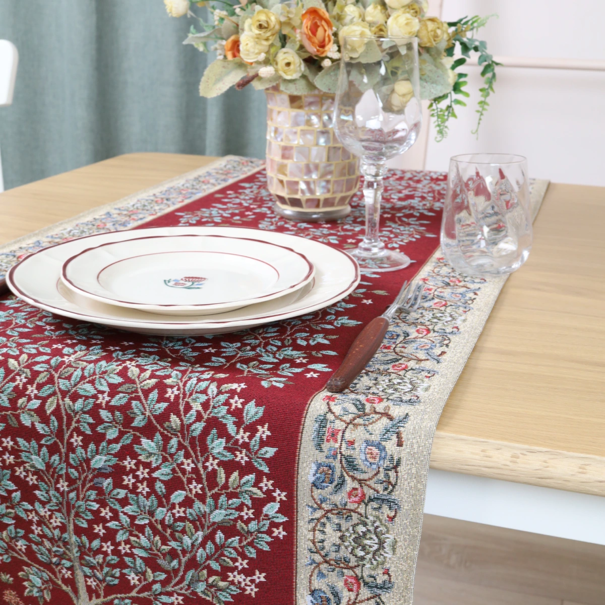 Stalo takelis - Baroko gėlės (bordo)