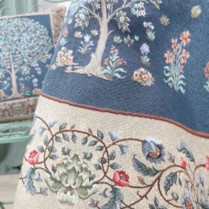 Apvali Staltiesė - Baroko gėlės